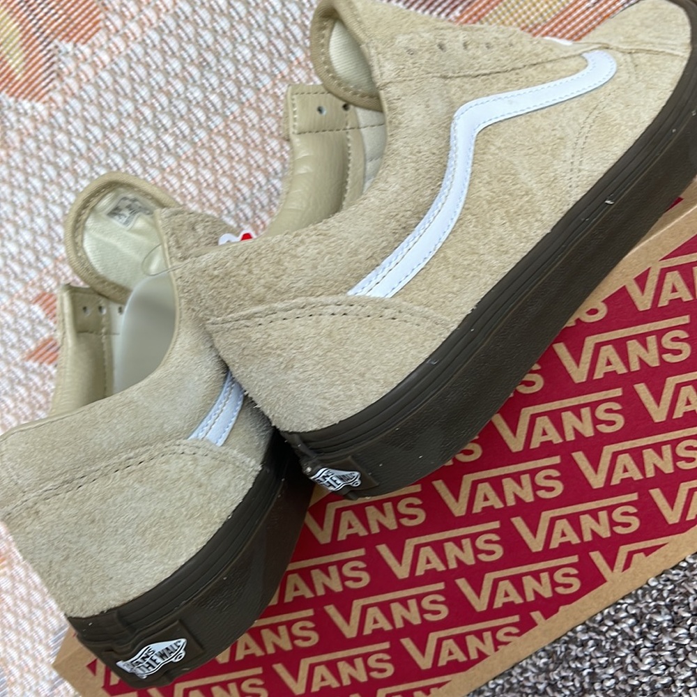 Vans Men’s Old Skool
Hairy Suede Khaki
VN0005UAKHK
Sneakers - Picture 15 of 16